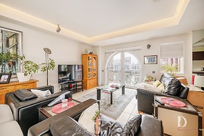 Beautiful 1 Bed on the River