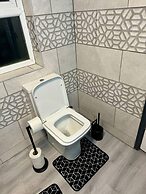 Elegant 2-bedroom Apartment Near City Centre