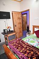 Hotel Lohaghat Regency