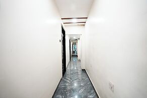 Hotel Versova Inn