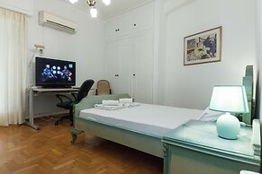 Koukaki Vintage Look 2BR Apt w Balcony