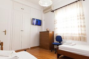 Koukaki Vintage Look 2BR Apt w Balcony