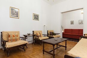 Koukaki Vintage Look 2BR Apt w Balcony