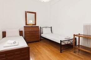 Koukaki Vintage Look 2BR Apt w Balcony