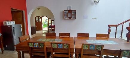 Myspace Holiday Inn - Ooty