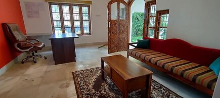 Myspace Holiday Inn - Ooty