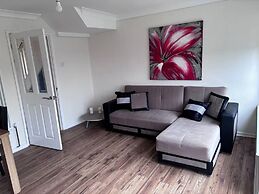 Stunning 2-bed Apartment in Hornchurch