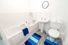 Immaculate 4-bed House in Kings Norton