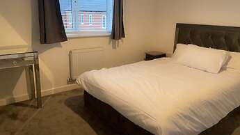 Impeccable 3-bed House in Northampton