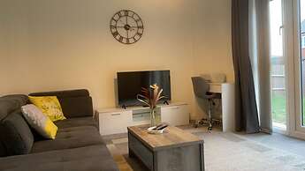 Impeccable 3-bed House in Northampton