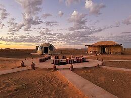 Desert Domes Camp
