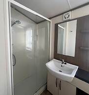 Modern Platinum Standard 2 Bedroom With Decking