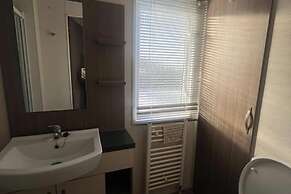 2 bed Platinum-sleeps 6-decking-free Parking