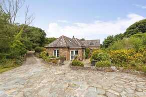 2 Bed Annex Sleeps 6, 7 Min Drive From the Beach!