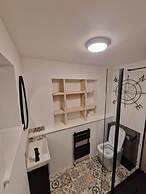 2 Bed Annex Sleeps 6, 7 Min Drive From the Beach!