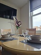 Town Center Modern Apartment 10