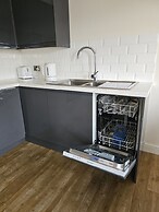 Town Center Modern Apartment 10