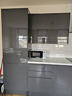 Town Center Modern Apartment 10