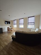 Town Center Modern Apartment 10