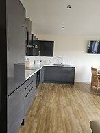 Town Center Modern Apartment 10