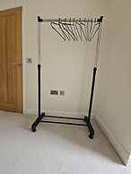 Town Center Modern Apartment 10