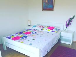 Floral Apartments Yazzy 2