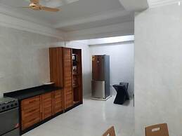 EFUA ANOAH HOTEL & APARTMENT