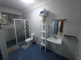 EFUA ANOAH HOTEL & APARTMENT