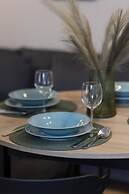 Al. Solidarności Apartment by Renters