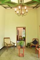 Charming & Historical 3-bed Bungalow in Hikkaduwa
