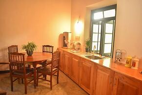 Charming & Historical 3-bed Bungalow in Hikkaduwa