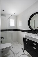 Villa Monte Leone by Konnect with Pool, Hot Tub, Spa Room & Stunning S