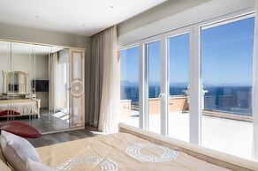 Villa Monte Leone by Konnect with Pool, Hot Tub, Spa Room & Stunning S