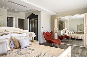 Villa Monte Leone by Konnect with Pool, Hot Tub, Spa Room & Stunning S