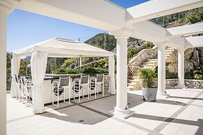 Villa Monte Leone by Konnect with Pool, Hot Tub, Spa Room & Stunning S