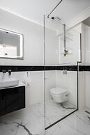 Villa Monte Leone by Konnect with Pool, Hot Tub, Spa Room & Stunning S