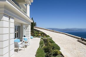 Villa Monte Leone by Konnect with Pool, Hot Tub, Spa Room & Stunning S