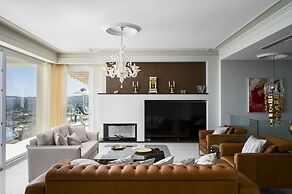 Villa Monte Leone by Konnect with Pool, Hot Tub, Spa Room & Stunning S