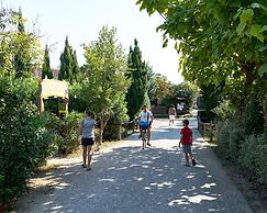 Comfortable Campsite-chalet G14 Tuscany Near sea