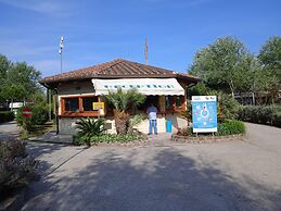 Comfortable Campsite-chalet G14 Tuscany Near sea
