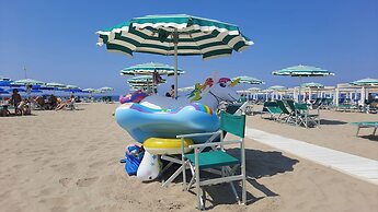 Comfortable Campsite-chalet G16 Tuscany Near sea