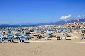 Comfortable Campsite-chalet G16 Tuscany Near sea