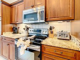 Comrow Castle Magical Getaway 5 Bedroom Home by RedAwning