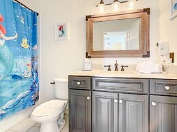 Comrow Castle Magical Getaway 5 Bedroom Home by RedAwning