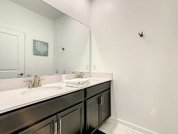 A Touch Of Class - 5 Bed Champions Gate Home 5 Bedroom Townhouse