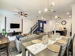 A Touch Of Class - 5 Bed Champions Gate Home 5 Bedroom Townhouse