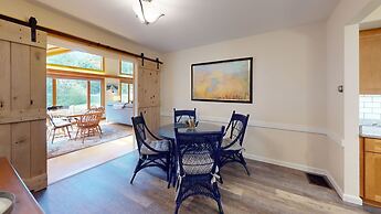 The Maple Leaf Brought to you by GetAway Vacations