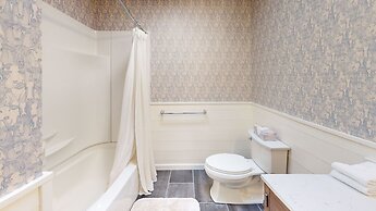 The Maple Leaf Brought to you by GetAway Vacations