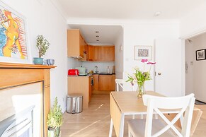 Spacious 1BD Flat 5 Mins to Paddington Station!