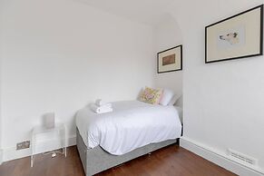 Trendy 2BD House 5 Mins From Willesden Junction!